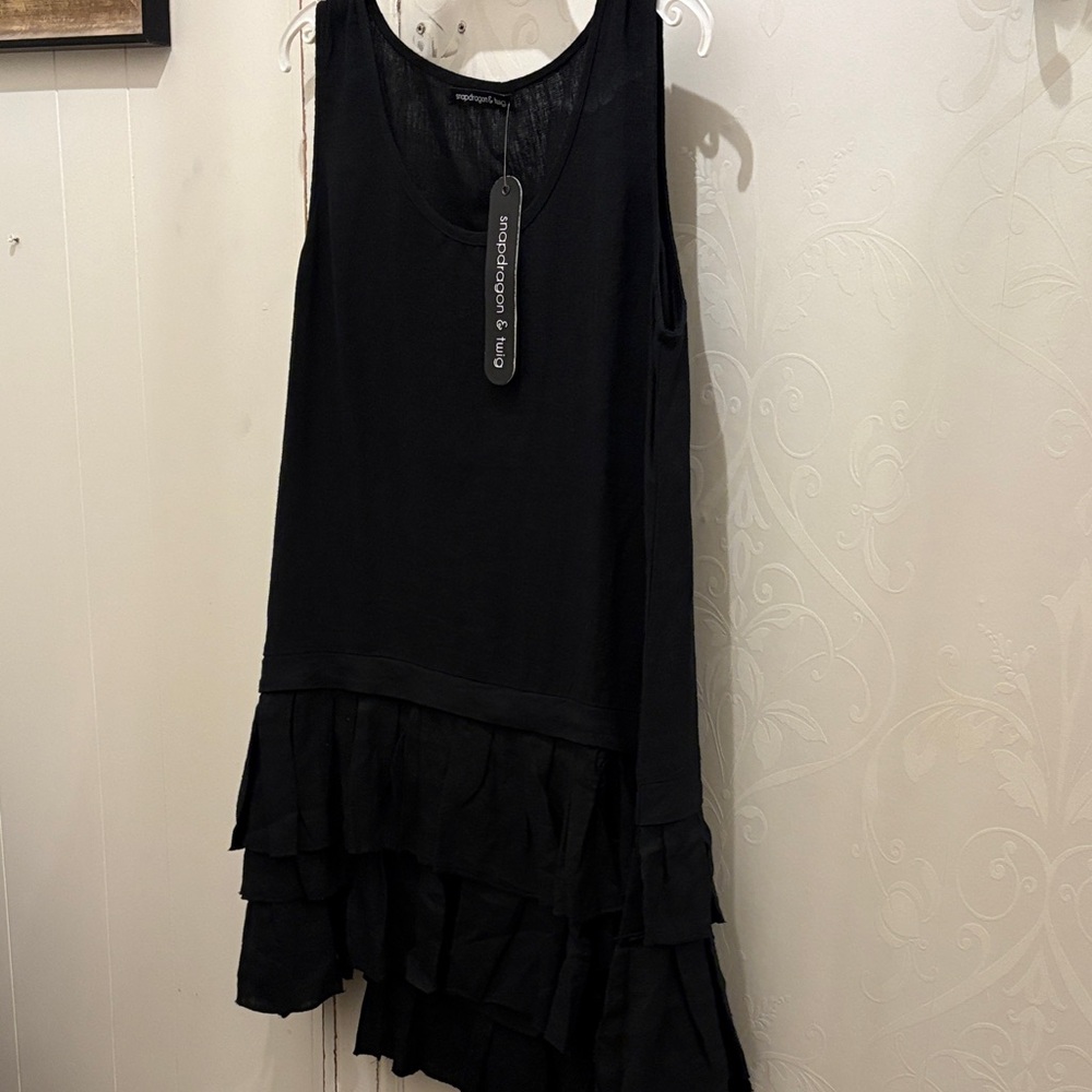 Tulip / Snapdragon Sleeveless Black linen Ruffle Hem Dress / tunic NWT S